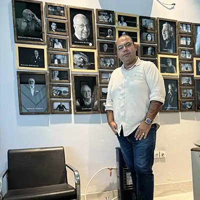 مهندس مهدی یزدانی، مدیرعامل گروه ایزدملک در دفتر ایزدملک
